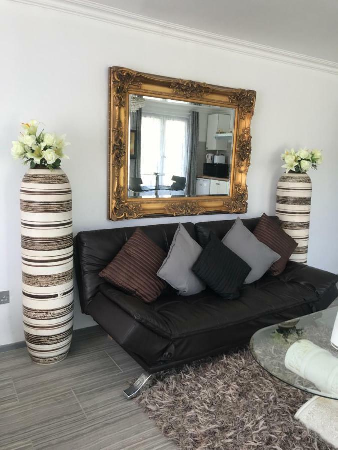 Studio Apartment Rainham  Eksteriør billede
